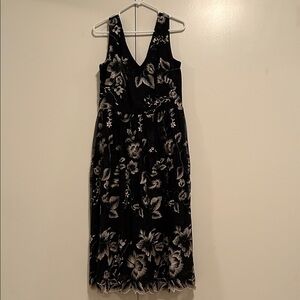 SLNY Elegant Black and gold Floral Dress size 12